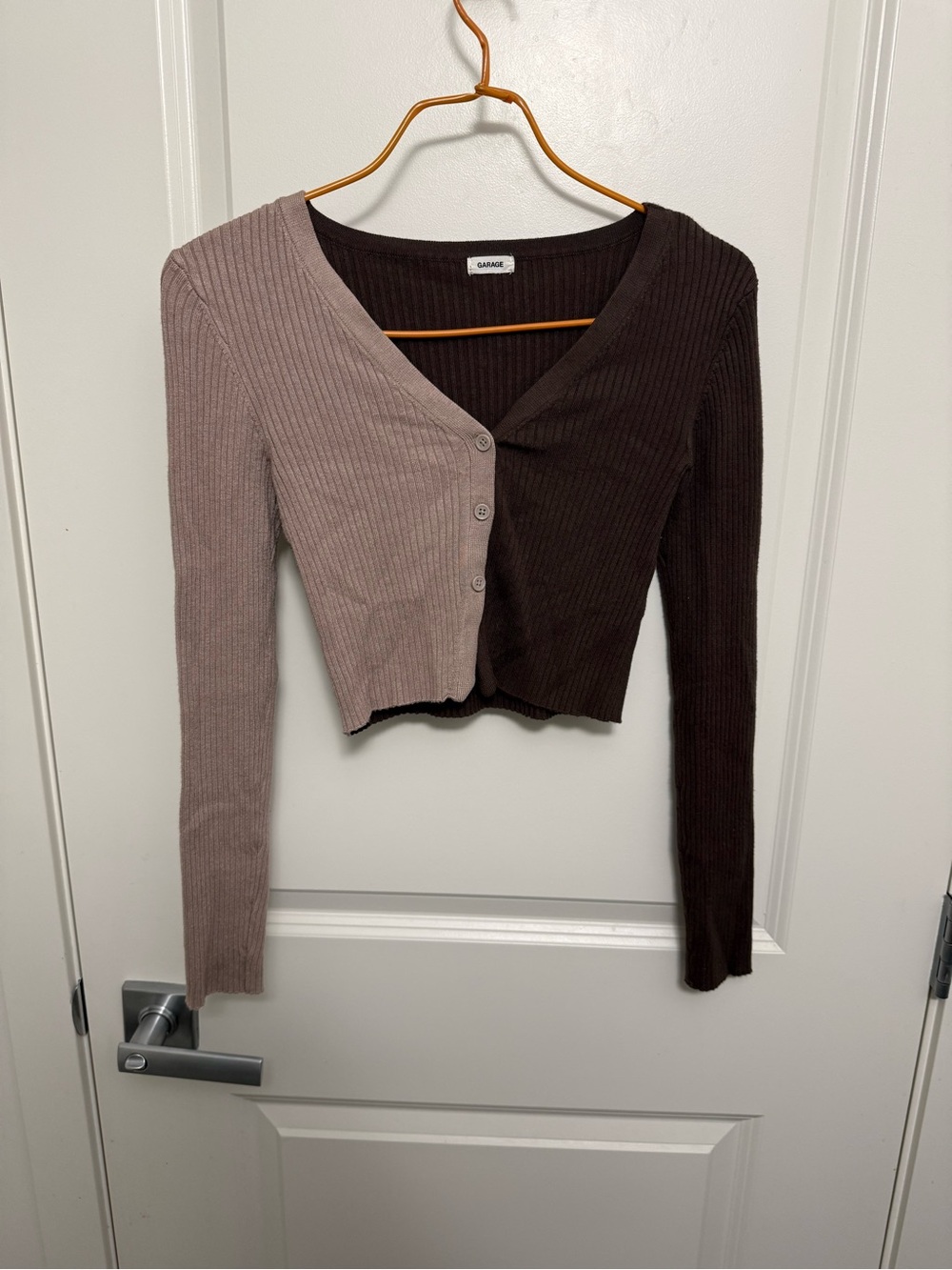 Garage Two-Tone Ribbed Button-Front Long Sleeve Cropped Cardigan in size XS